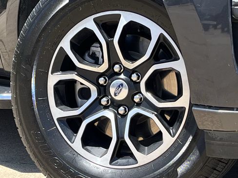 Used 2022 Ford Expedition XLT AWD/4WD image 28