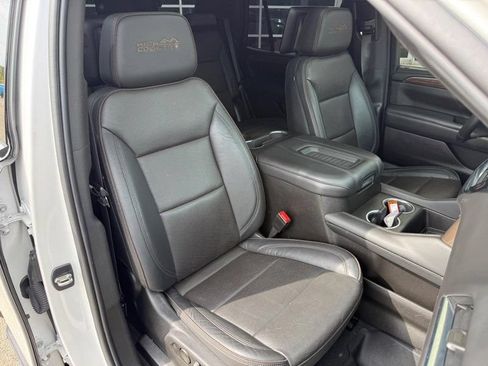 Used 2021 Chevrolet Tahoe High Country AWD/4WD image 11