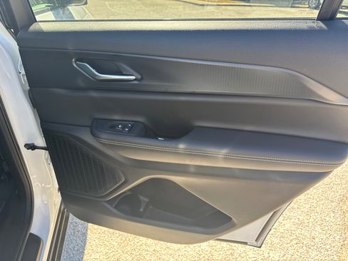 New 2025 Jeep Grand Cherokee L Laredo image 16