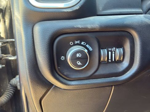 Used 2019 RAM 2500 Laramie image 10