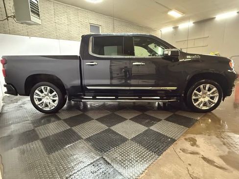 Used 2024 Chevrolet Silverado 1500 High Country w/ High Country Premium Package image 13
