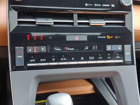 Used 2021 Toyota Avalon Limited w/ Advanced Safety Package image 15