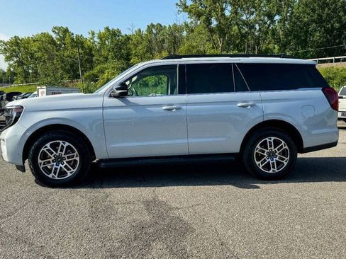 Used 2025 Ford Expedition Active AWD/4WD image 6