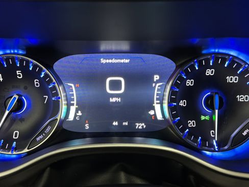 New 2027 Chrysler Pacifica Select FWD image 15