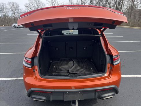 Used 2024 Porsche Macan Turbo AWD/4WD image 29