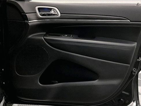 Used 2022 Jeep Grand Cherokee Limited image 19