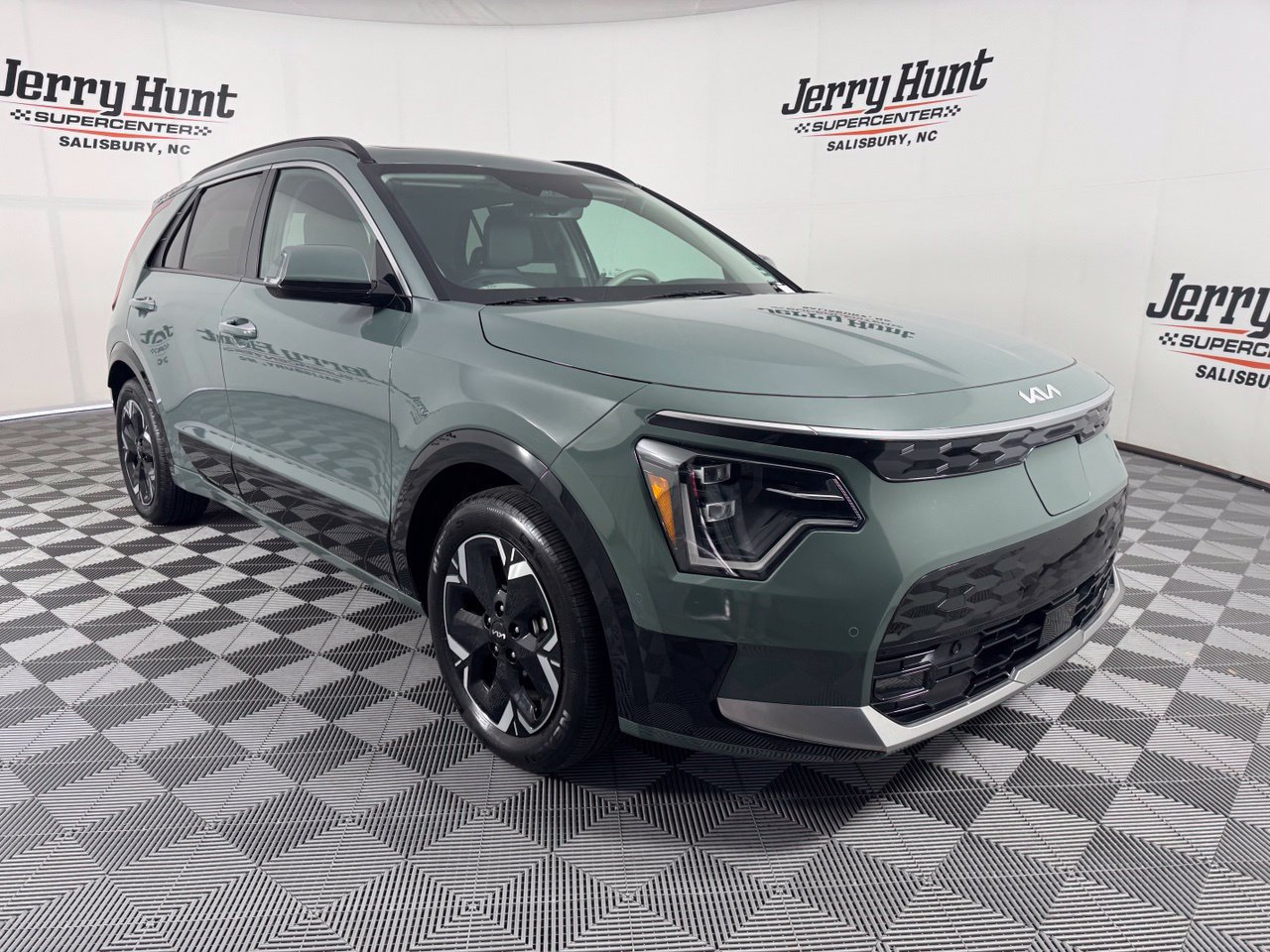 Used 2023 Kia Niro Wave w/ Wave Preserve Package FWD image 4