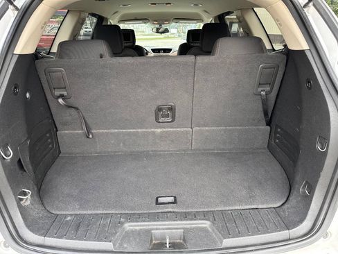 Used 2017 Chevrolet Traverse LT AWD/4WD image 8