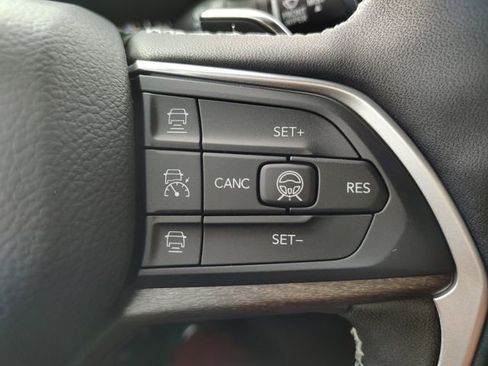 New 2026 Jeep Grand Cherokee Limited w/ Limited Altitude Package AWD/4WD image 17