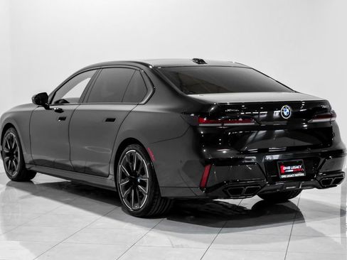 Used 2025 BMW 760i xDrive 760i xDrive image 9