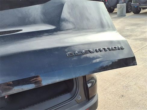 Used 2025 GMC Acadia Elevation image 23