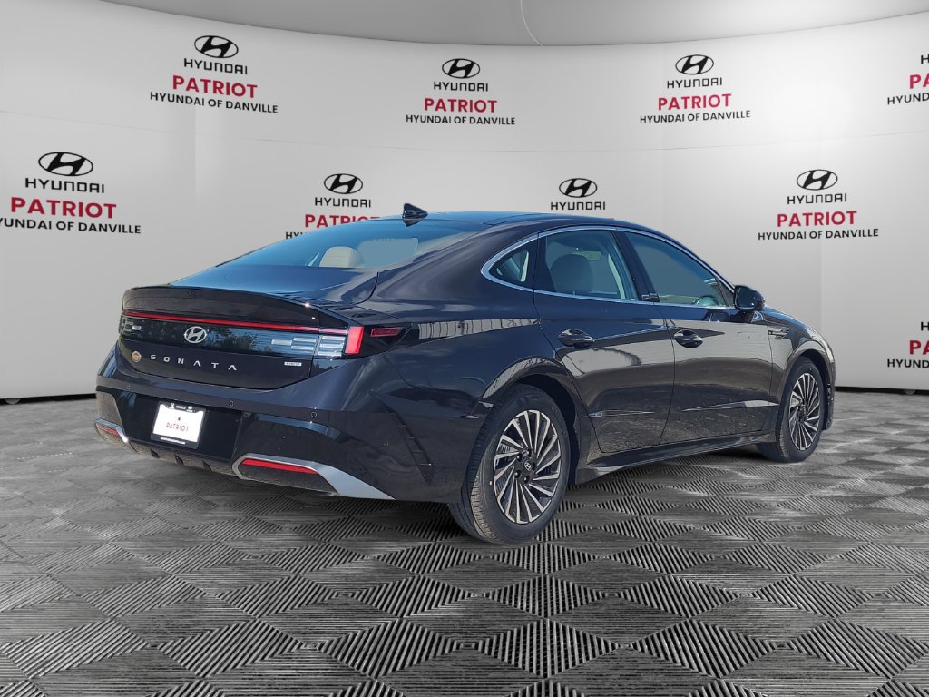 New 2026 Hyundai Sonata Limited FWD image 3