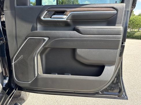 Used 2024 Chevrolet Silverado 2500 LT w/ Midnight Edition AWD/4WD image 30