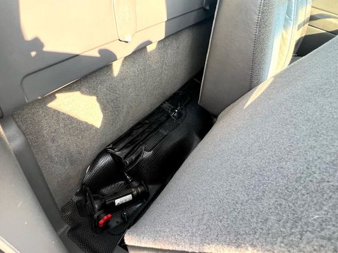 Used 2004 GMC Sierra 2500 W/T image 32