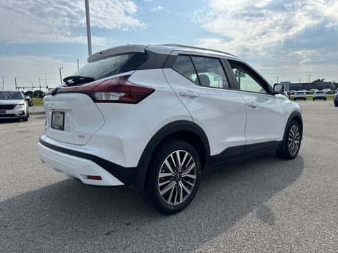 Used 2024 Nissan Kicks SV FWD image 7