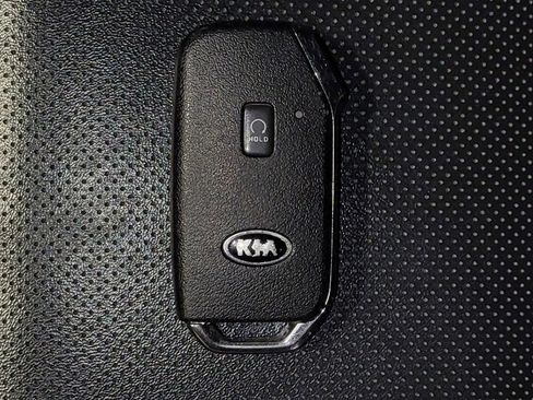 Used 2021 Kia Telluride LX image 32