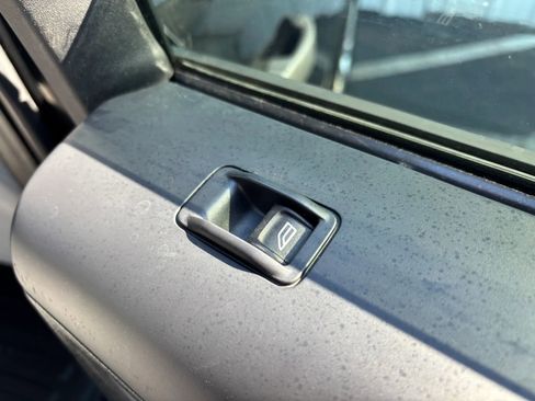 Used 2011 Land Rover LR2 HSE AWD/4WD image 56