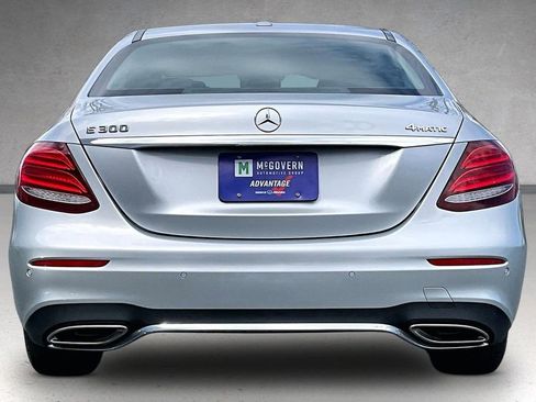 Used 2017 Mercedes-Benz E 300 4MATIC image 5