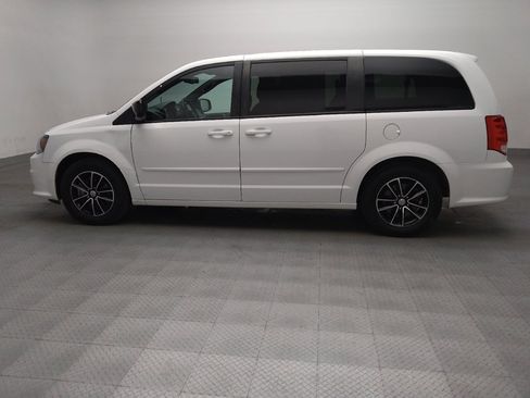 Used 2017 Dodge Grand Caravan SXT w/ Driver Convenience Group FWD image 3