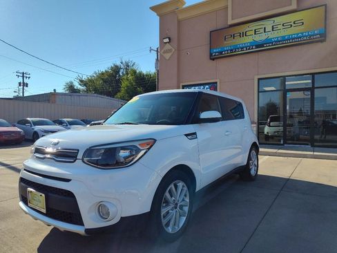 Used 2018 Kia Soul + FWD image 8