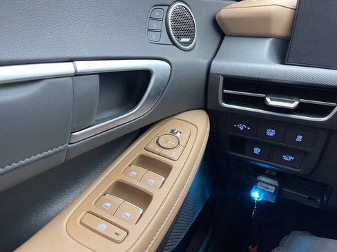 Used 2025 Hyundai Sonata Limited FWD image 12