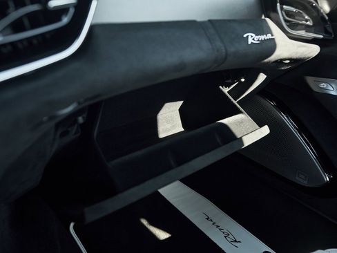 Used 2024 Ferrari Roma image 61