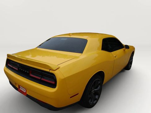 Used 2018 Dodge Challenger SXT Plus RWD image 8