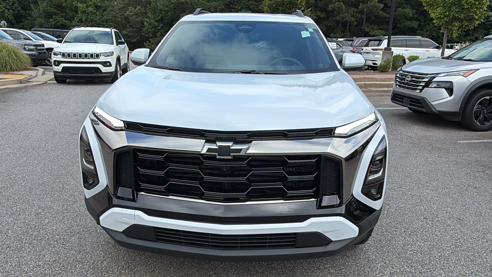 Used 2026 Chevrolet Equinox ACTIV w/ Safety and Technology Package FWD image 3