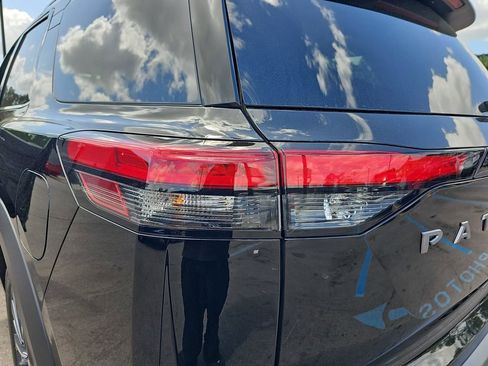 New 2026 Nissan Pathfinder Platinum w/ Accent Package FWD image 39