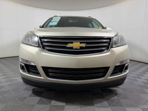 Used 2017 Chevrolet Traverse LT w/ Traveler's Package FWD image 5