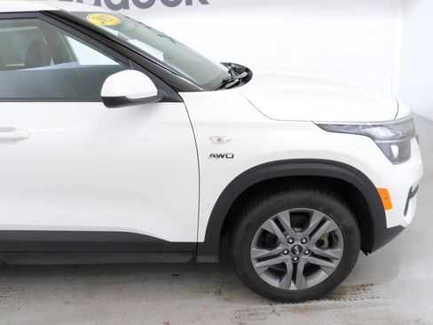 Used 2021 Kia Seltos LX image 10