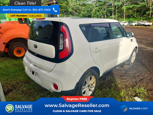 Used 2019 Kia Soul + FWD image 4