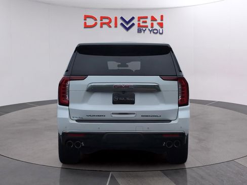 Used 2022 GMC Yukon XL Denali AWD/4WD image 4