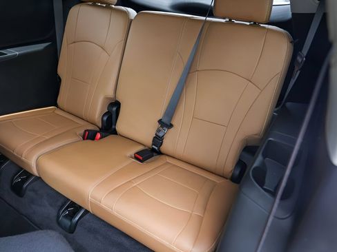 Used 2019 Buick Enclave Essence FWD image 24