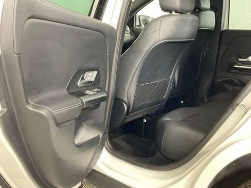 Used 2025 Mercedes-Benz GLA 250 image 12