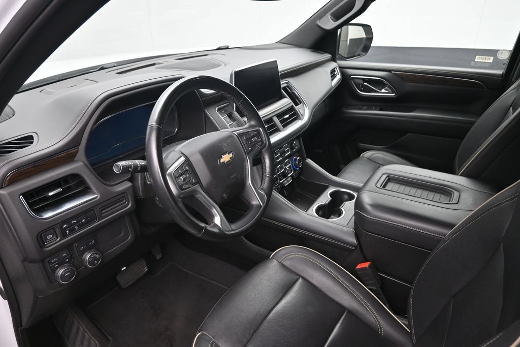 Used 2023 Chevrolet Suburban Premier AWD/4WD image 21