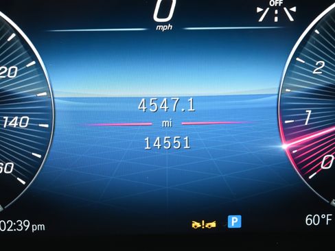 Used 2025 Mercedes-Benz GLS 580 GLS 580 image 32