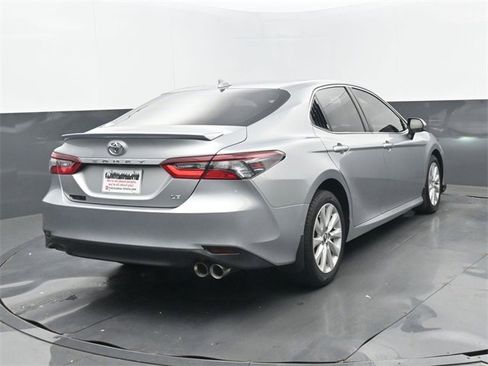 Used 2021 Toyota Camry LE image 23