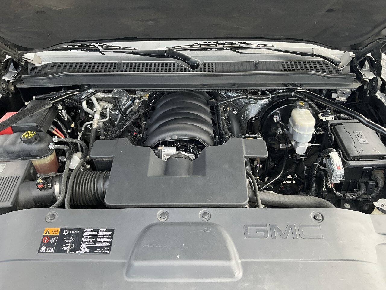 Used 2015 GMC Yukon Denali w/ Premium Package AWD/4WD image 17