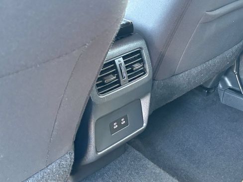 Used 2025 Nissan Rogue SV FWD image 24