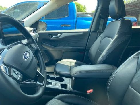 Used 2025 Ford Escape Platinum AWD/4WD image 15