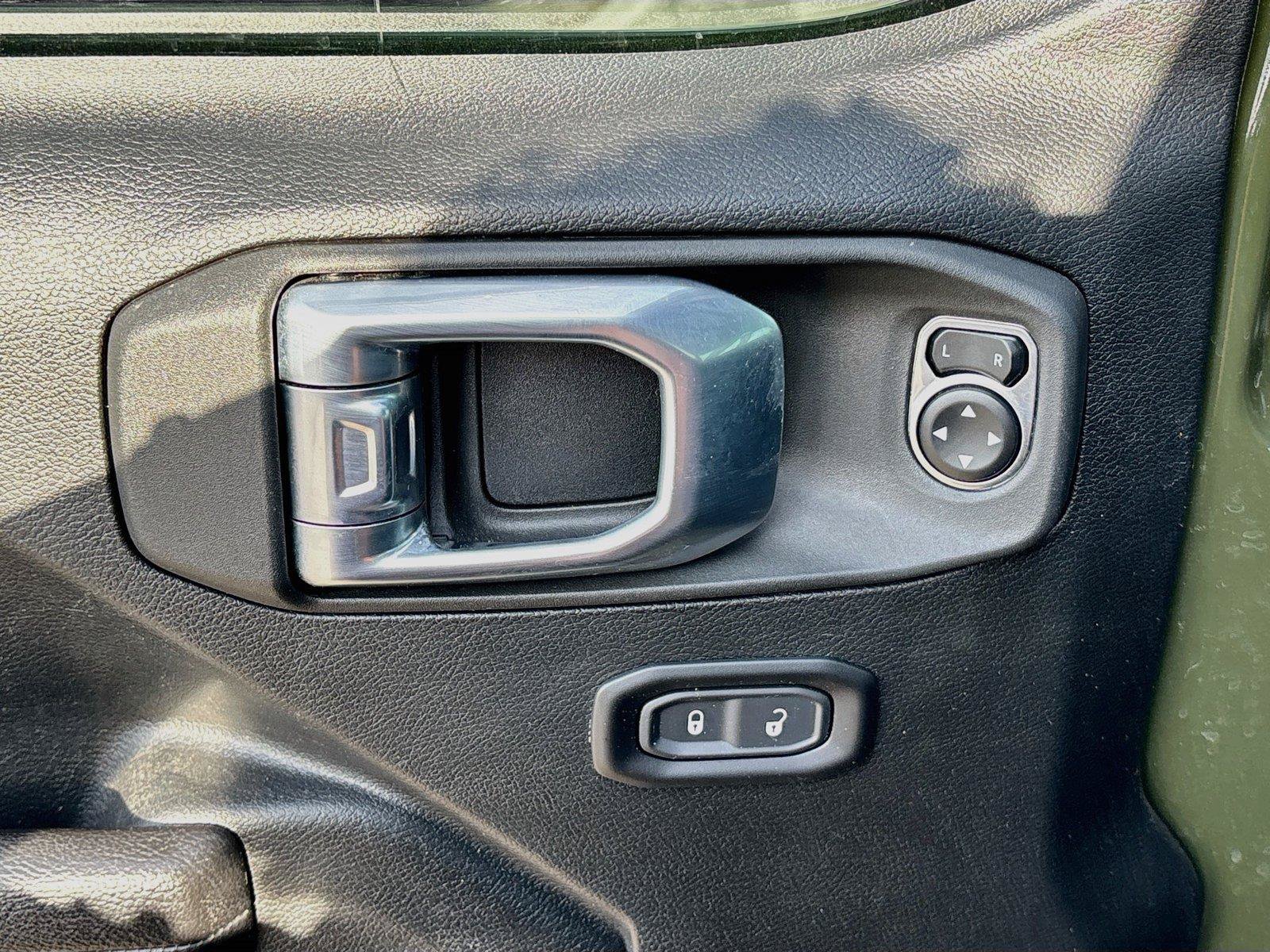 Used 2023 Jeep Wrangler Sport AWD/4WD image 18