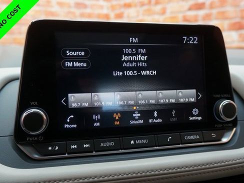 Used 2022 Nissan Rogue SV w/ SV Premium Package image 15