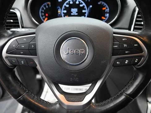 Used 2020 Jeep Grand Cherokee Overland AWD/4WD image 17
