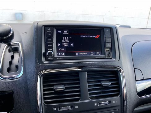 Used 2019 Dodge Grand Caravan SXT FWD image 35
