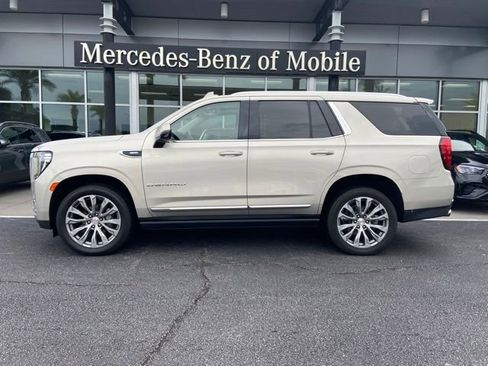 Used 2021 GMC Yukon Denali w/ Denali Premium Package RWD image 1