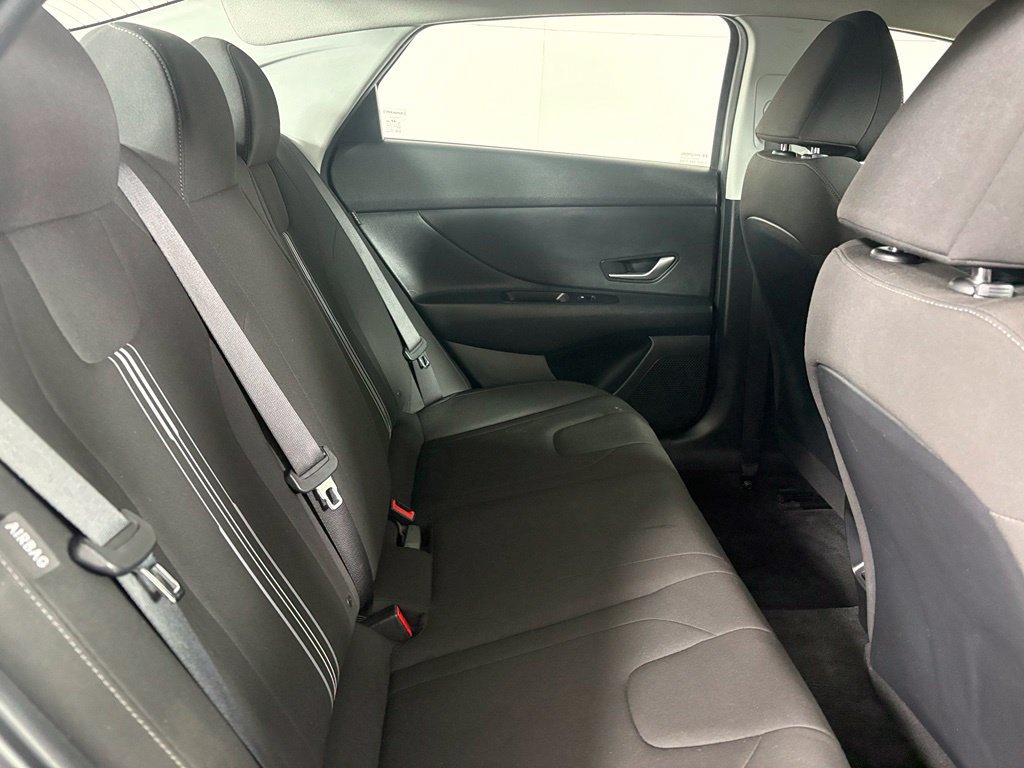 Used 2024 Hyundai Elantra SEL FWD image 18