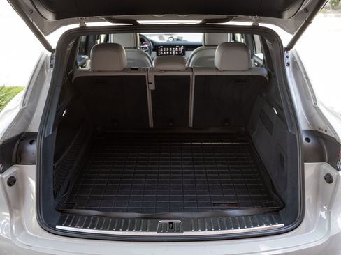 Certified 2023 Porsche Cayenne AWD/4WD image 30