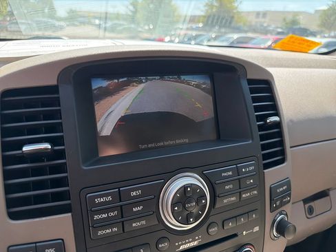 Used 2012 Nissan Pathfinder LE RWD image 27