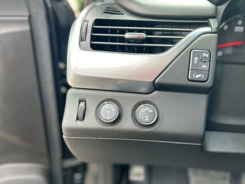 Used 2019 Chevrolet Tahoe LT image 14